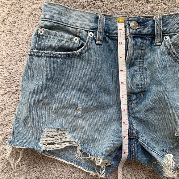 Free People Sofia Short Waves Denim Distressed shorts size 26 - Picture 9 of 12